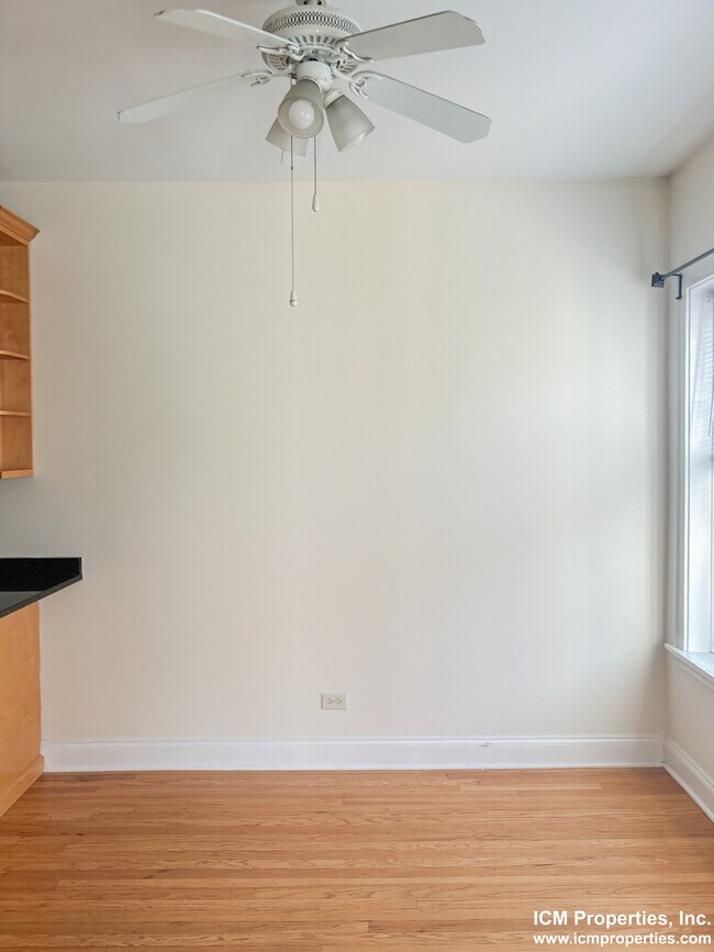Building Photo - 4808 N Paulina St