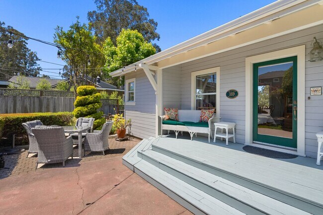 Building Photo - Oceanfront Paradise - 1BR/1BA w/ Additional Sleeping areas  Monthly Rental in Santa Cruz!  Fully ...