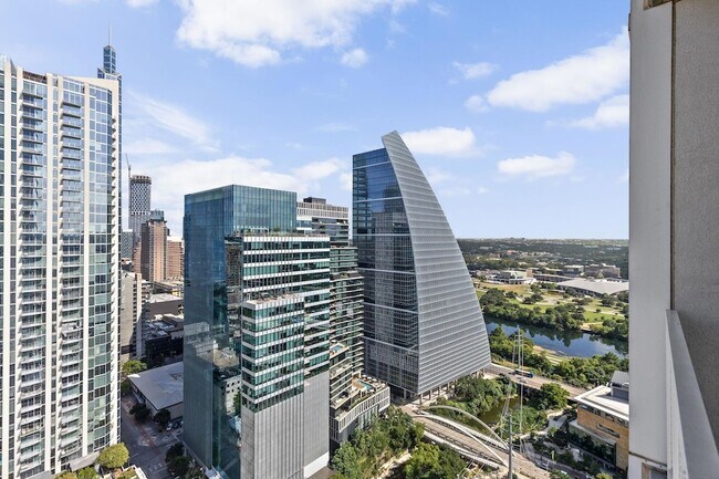 Building Photo - 301 West Ave