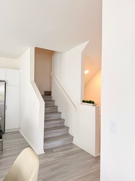 Building Photo - 5216 Beachfront Cove St