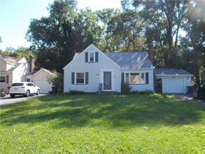 Building Photo - 70 Woodhill Dr