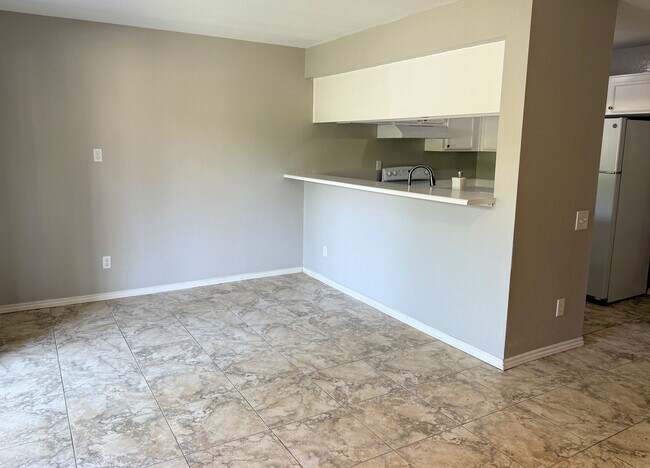 Building Photo - 291 E Mel Ave