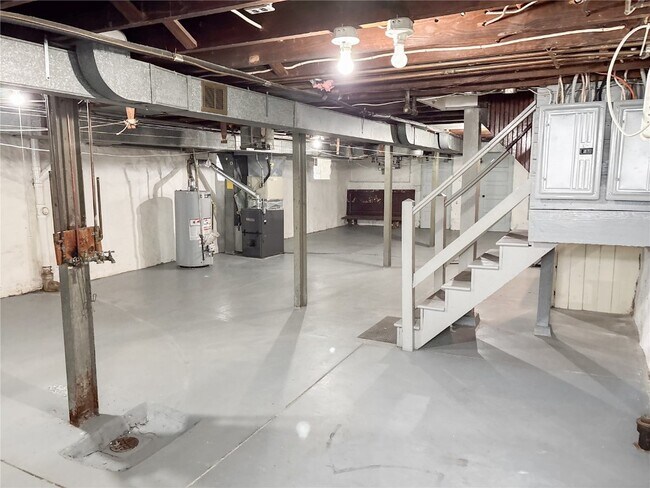 Building Photo - 4932 Loughborough Ave