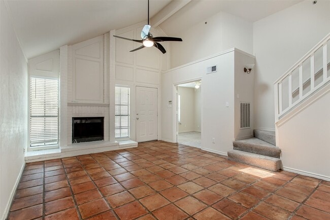 Building Photo - 1502 Villars St
