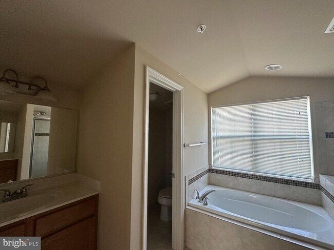 Building Photo - 11904 Weybridge Lane
