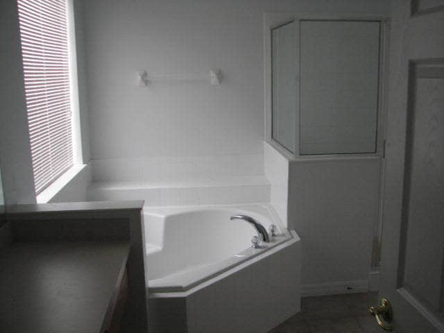 Building Photo - Large home in gated community of Aviana Resort