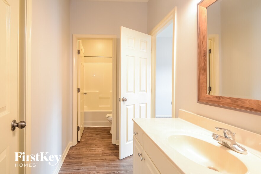 Building Photo - 105 Sunflower Pl