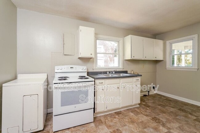 Building Photo - 1413 Fitch St