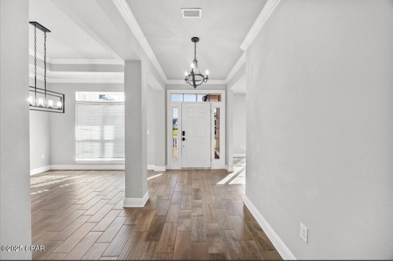 Building Photo - 148 Hidalgo Dr