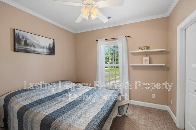 Building Photo - 187 Marbrook Dr