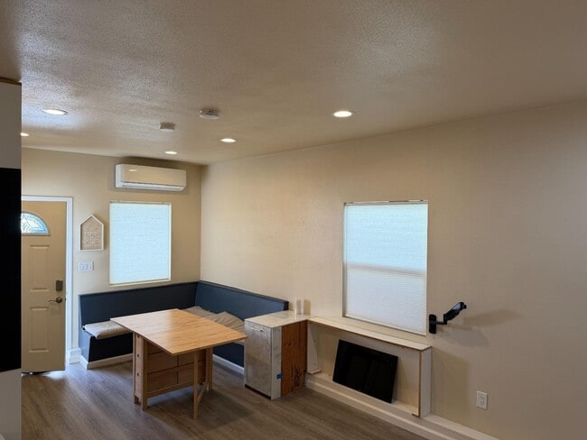 Building Photo - 32 Cambridge St