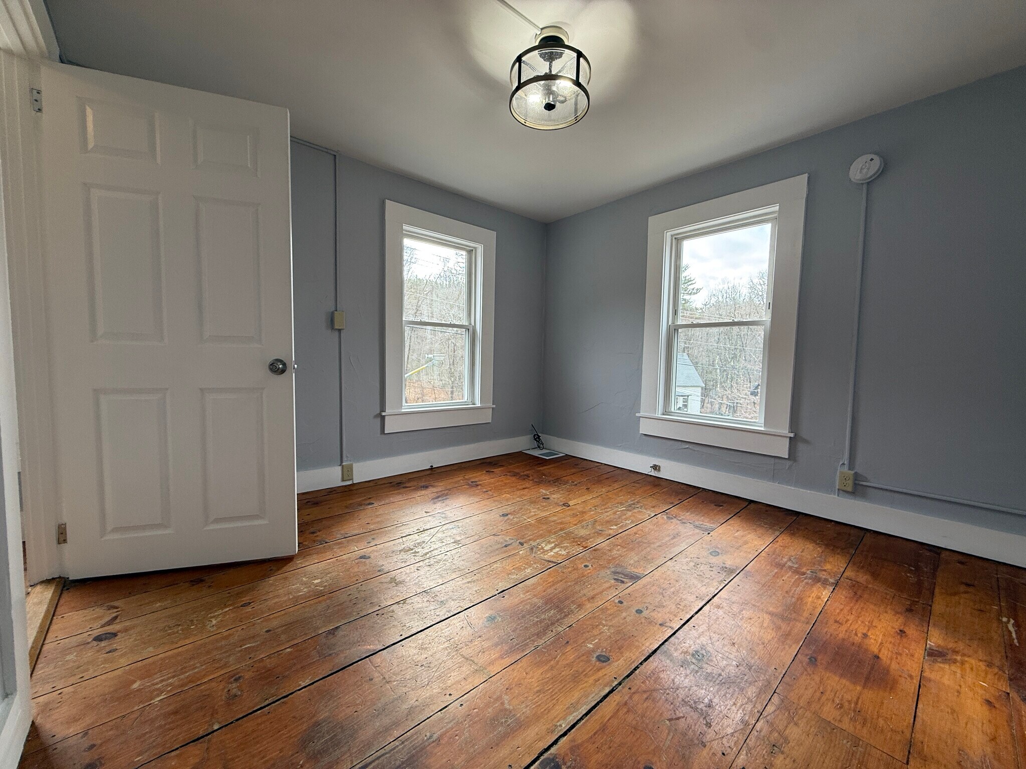 Building Photo - 84 Monadnock St
