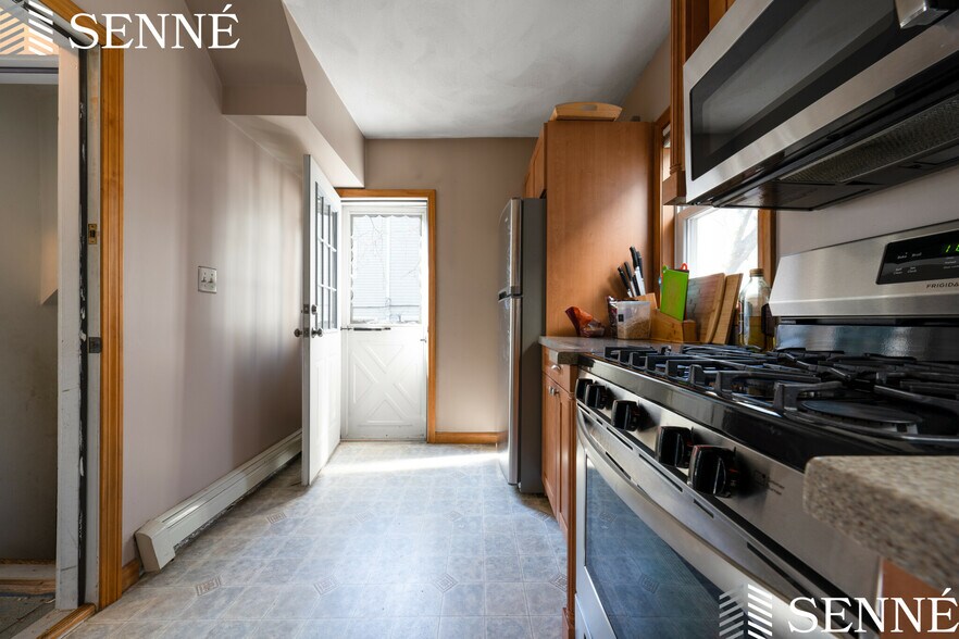 Building Photo - 10 Speridakis Ter