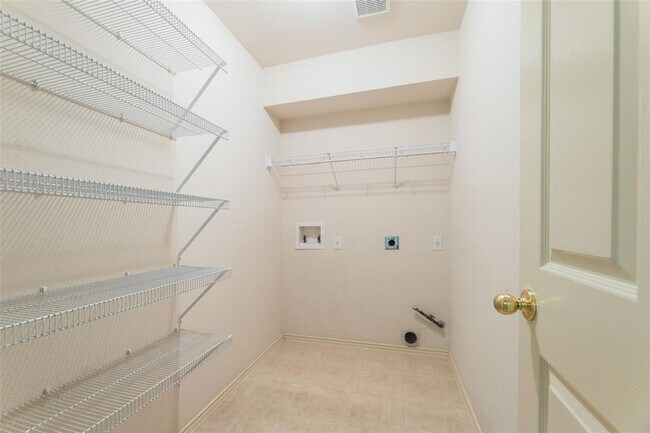 Building Photo - 2051 Buckley Ln