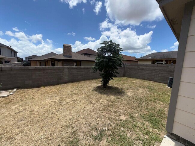 Building Photo - 2103 Dorado Dr