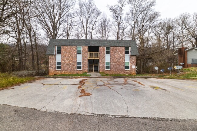 Building Photo - 2817 Colt Dr NE