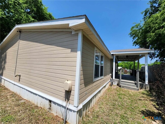 Building Photo - 922 Ashwood Dr