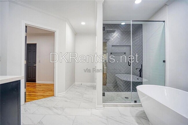 Building Photo - 2230 Beecher Cir SW