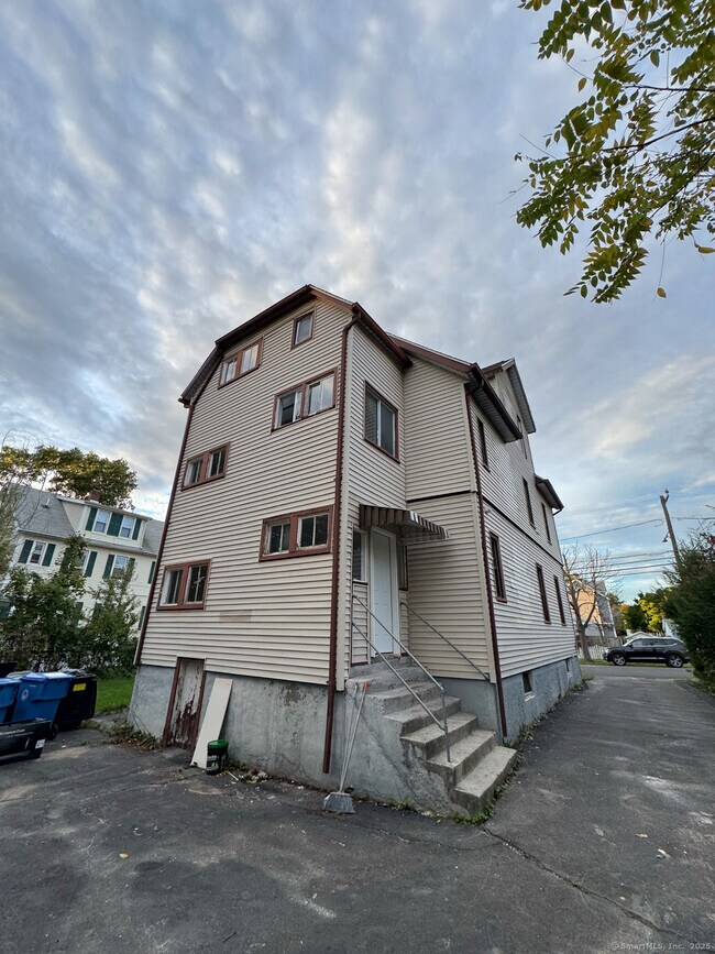Building Photo - 54 Overlook Ave