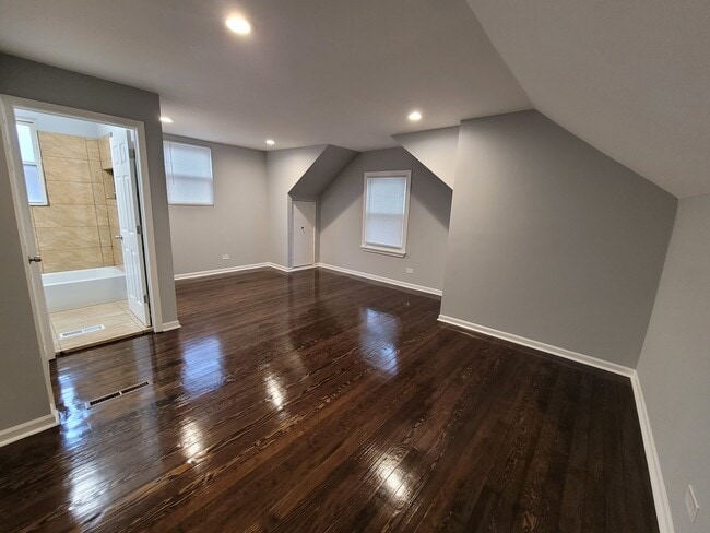 Building Photo - 8617 S Bennett Ave