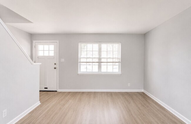 Building Photo - 124 Yorke St