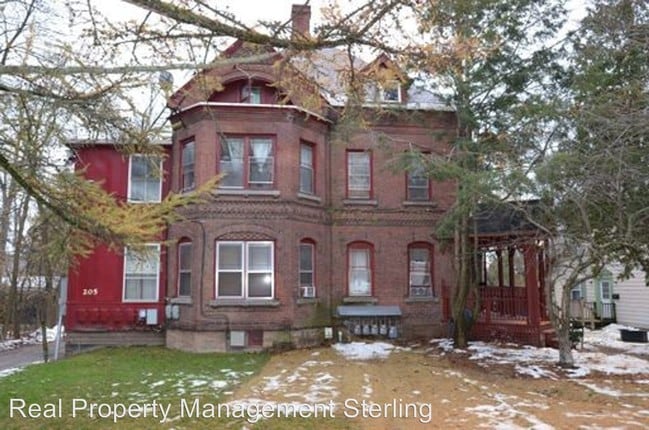 Primary Photo - 205 S Prospect St