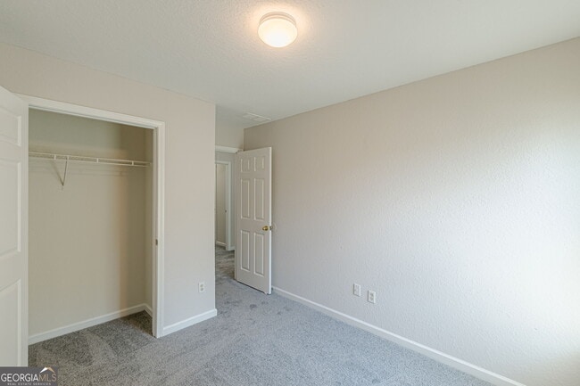 Building Photo - 274 Brookview Dr