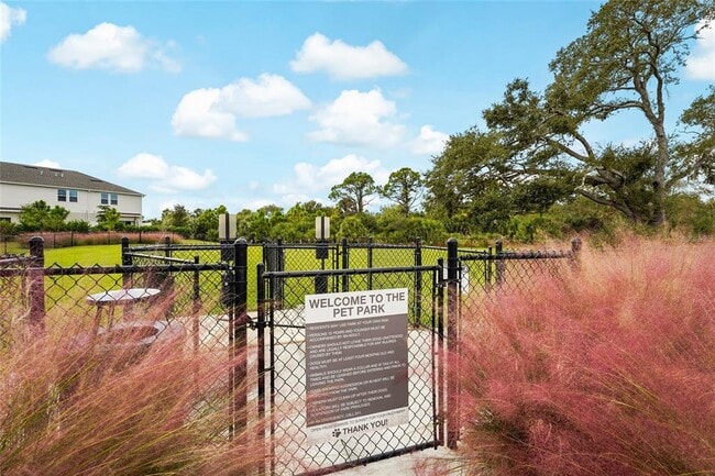 Building Photo - 5825 Biscotti St