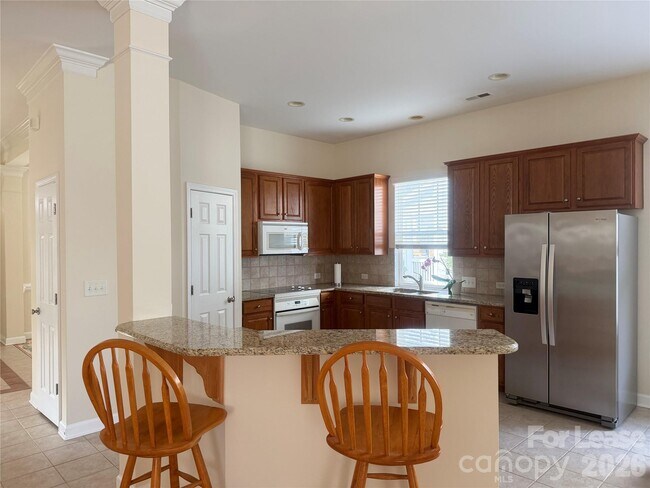 Building Photo - 9315 Rosalyn Glen Rd