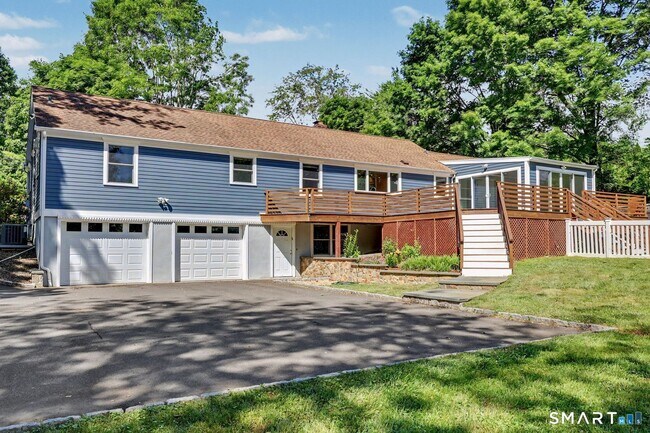 Building Photo - 130 W Norwalk Rd