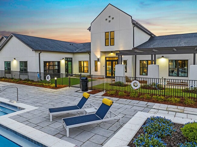 Building Photo - 1559 W 9 Mile Rd