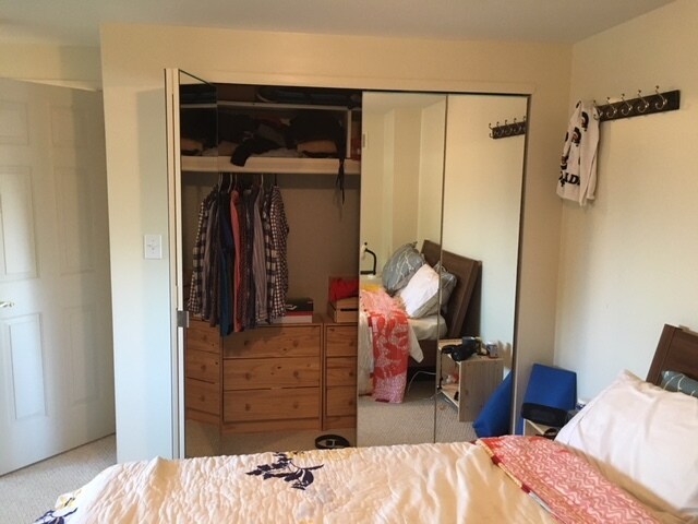 Building Photo - 525 Long Shore Dr