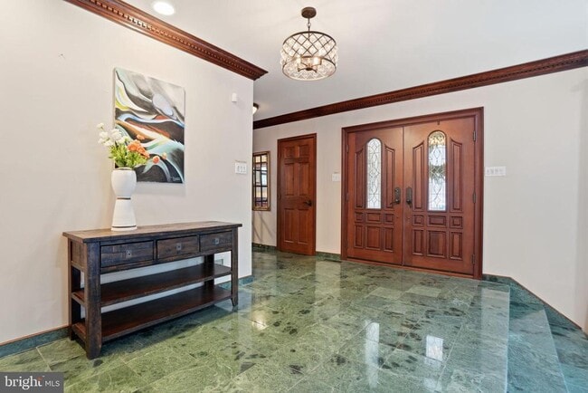 Building Photo - 244 Mathers Rd