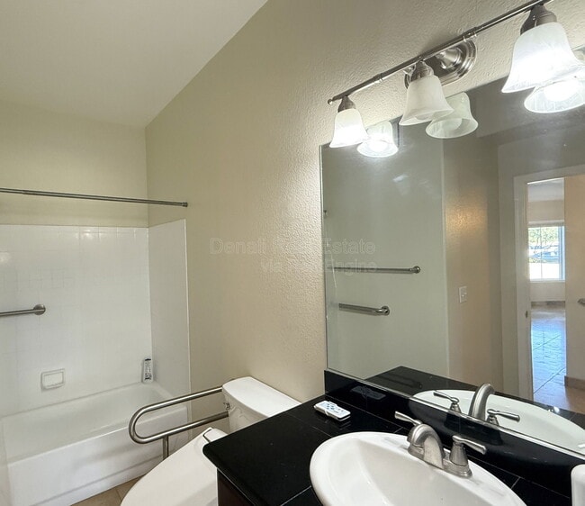 Building Photo - 5335 E Shea Blvd