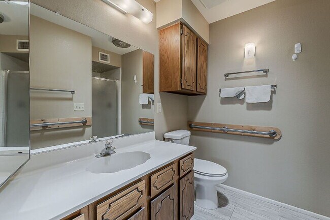Building Photo - 4328 E Capri Ave