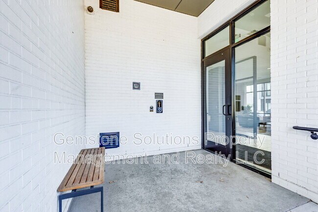 Building Photo - 1125 10th Ave N