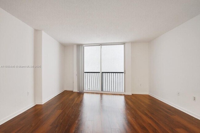 Building Photo - 1756 N Bayshore Dr