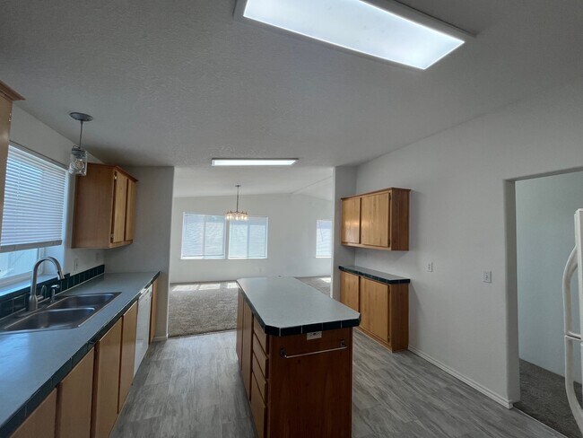 Building Photo - 1404 River Run Ln