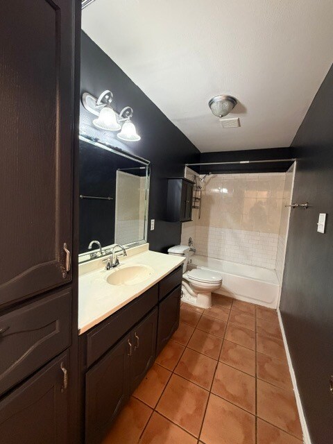 Building Photo - 307 W Reid Dr