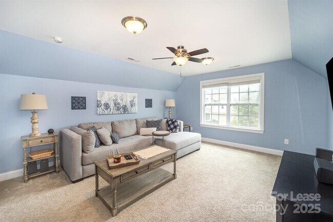 Building Photo - 118 Tomahawk Drive