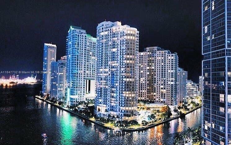 Building Photo - 475 Brickell Ave