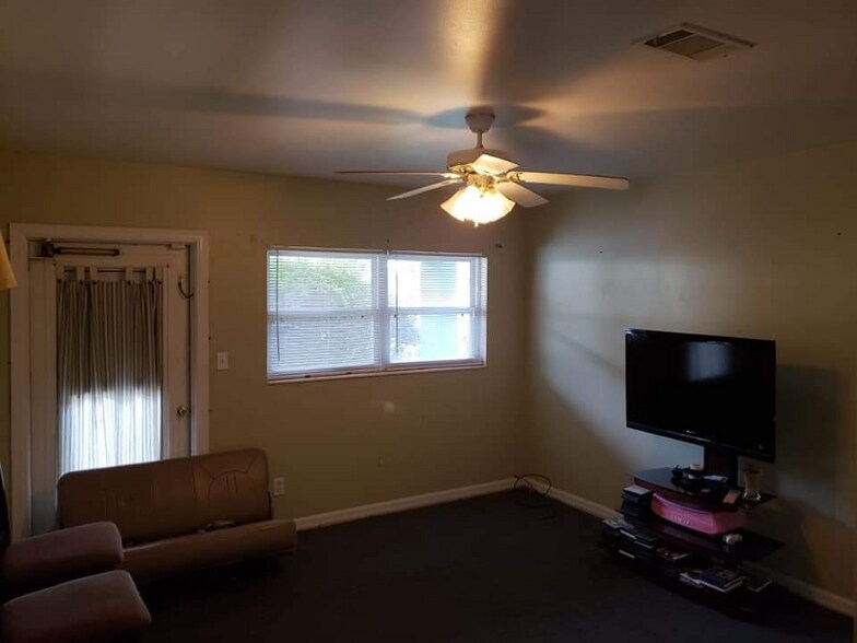 Building Photo - 119 Sikes Dr