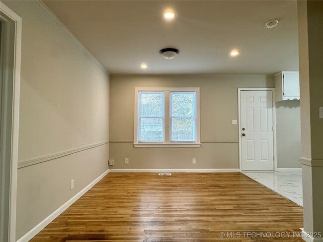 Building Photo - 5308 S Madison Ave