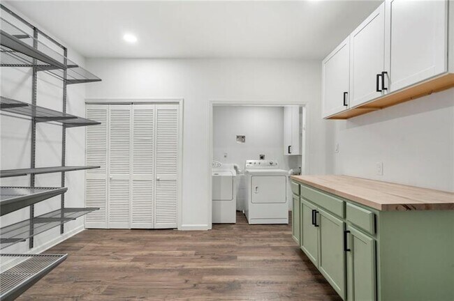 Building Photo - 3142 Chamblee Gap Rd