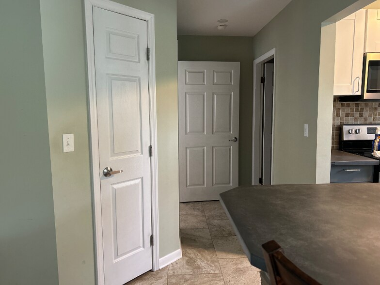 Building Photo - 2494 Riceville Rd