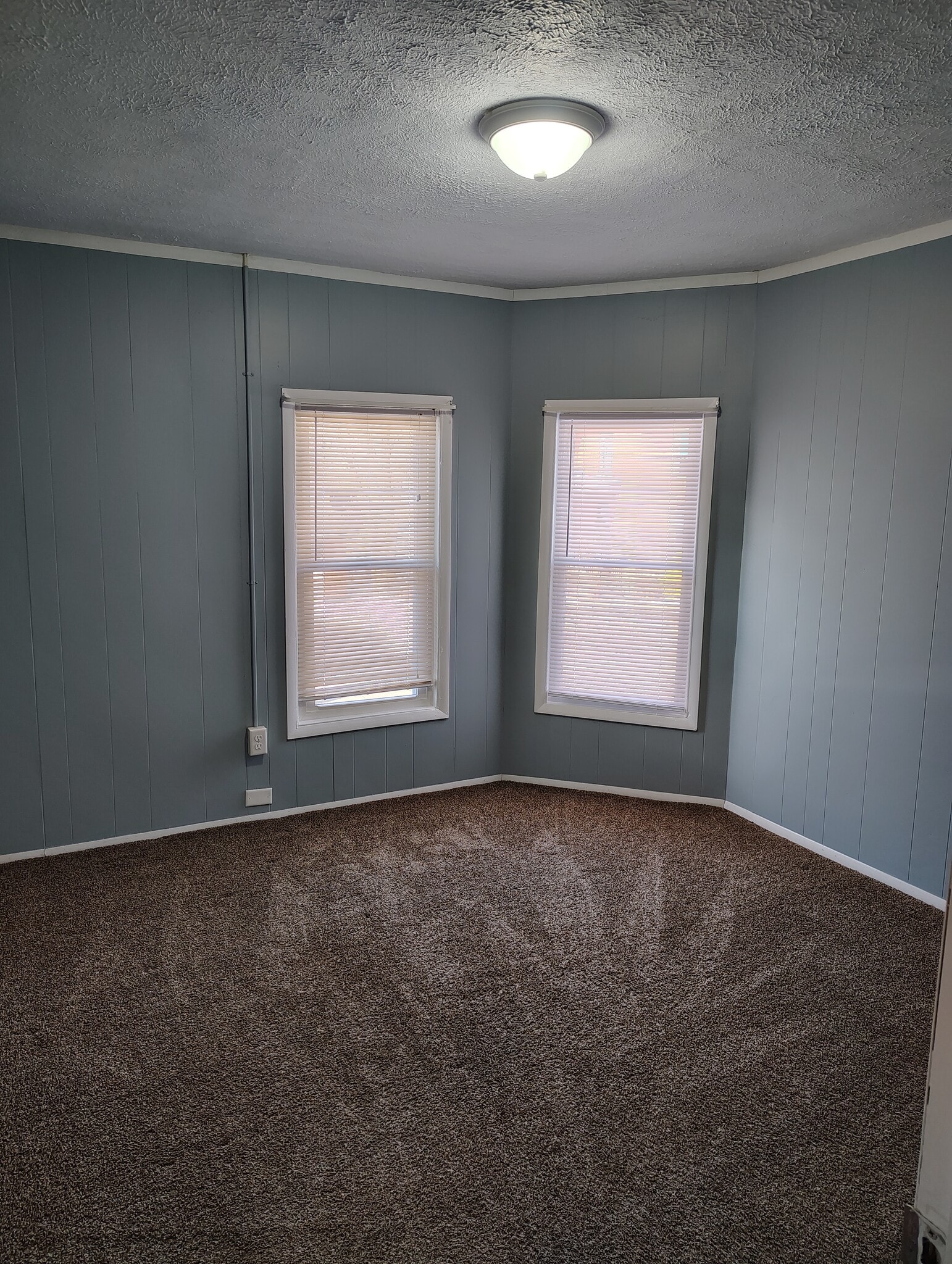 Bedroom #1 - 20 Averill St