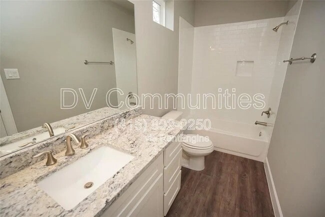 Building Photo - 1202 3rd St