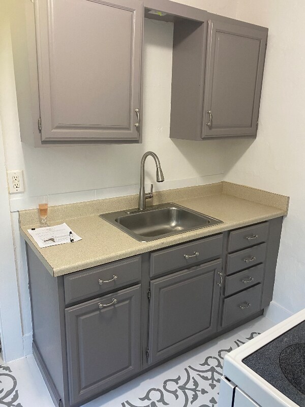 Building Photo - 11729 Peckham Ave