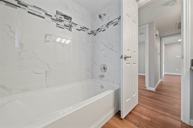 Building Photo - 12203 Ryewater Dr