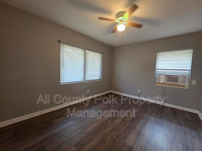 Building Photo - 936 E Lime St